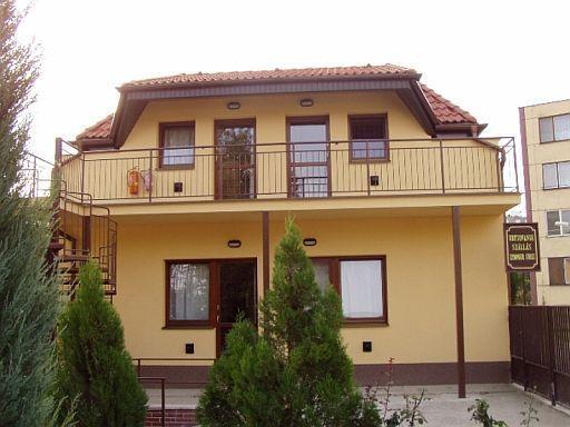 Hotel Dom štúdia Petra Štúrovo Exterior foto